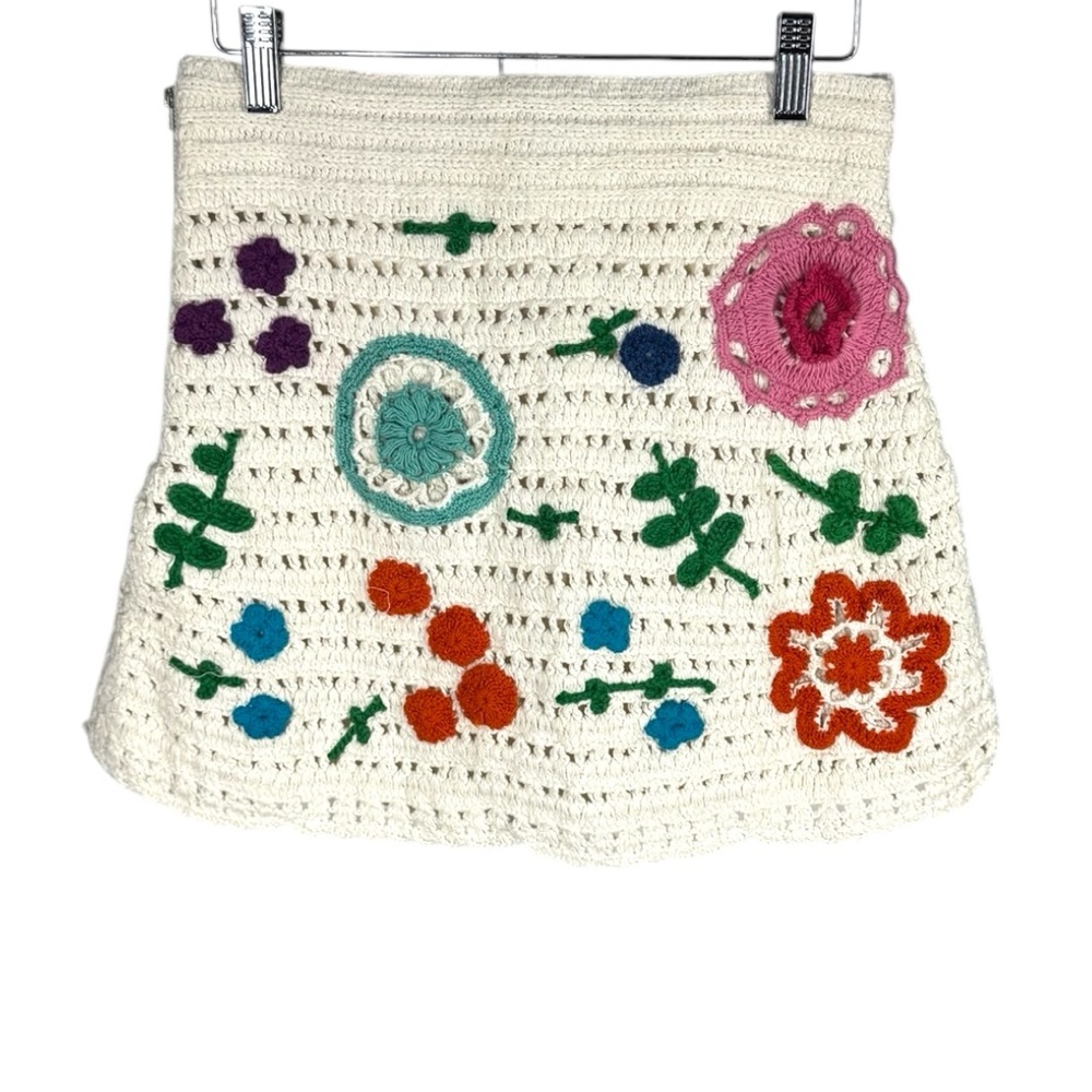 Tuckernuck Love The Label Leighton Crochet Set Ivory Floral Skirt S NWT - Picture 4 of 9